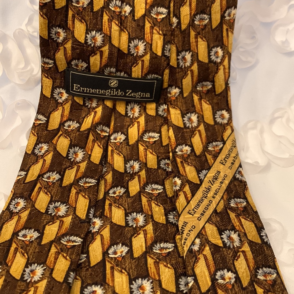Vintage Ermenegildo Zegna 100% Silk Daisy Geometric Brown Yellow White Tie Italy